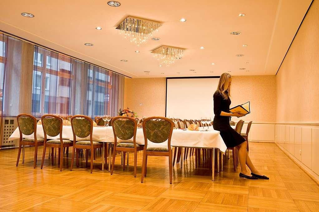 Hotel Wartburg Штутгарт Зручності фото